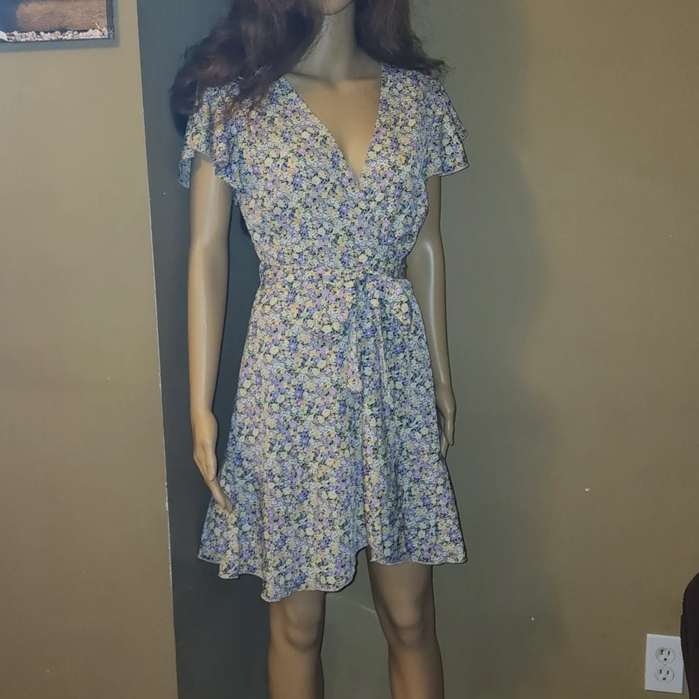 Ditsy Floral Wrap Belted Dress - Picture 3 of 9